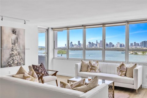 Copropriété à vendre à Miami Beach, Floride: 1 chambre, 95.41 m2 № 1896879 - photo 2