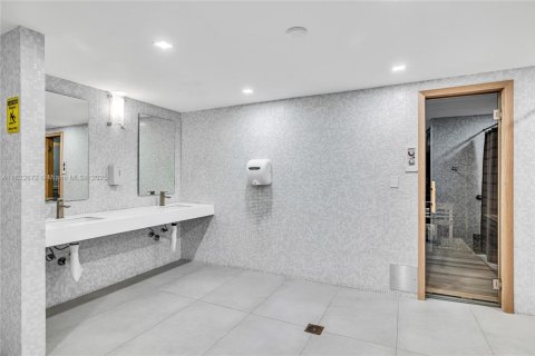 Copropriété à vendre à Miami Beach, Floride: 1 chambre, 95.41 m2 № 1896879 - photo 30