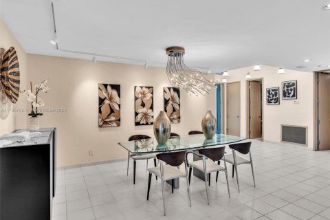 House in Southwest Ranches, Florida 5 bedrooms, 410.72 sq.m. № 1739092 - photo 18