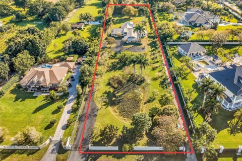 House in Southwest Ranches, Florida 5 bedrooms, 410.72 sq.m. № 1739092 - photo 4