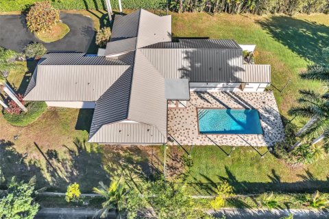 House in Southwest Ranches, Florida 5 bedrooms, 410.72 sq.m. № 1739092 - photo 5