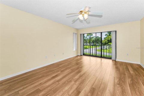 Condo in Palm Harbor, Florida, 1 bedroom  № 1913687 - photo 12