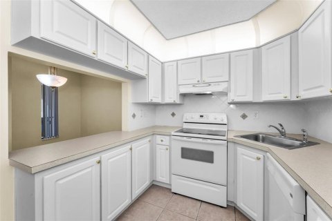 Condo in Palm Harbor, Florida, 1 bedroom  № 1913687 - photo 28