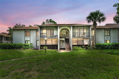Condo in Palm Harbor, Florida, 1 bedroom  № 1913687 - photo 1