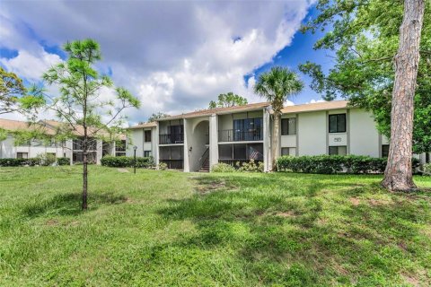 Condo in Palm Harbor, Florida, 1 bedroom  № 1913687 - photo 4