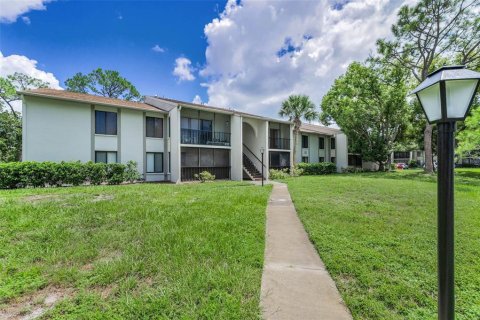 Condo in Palm Harbor, Florida, 1 bedroom  № 1913687 - photo 5