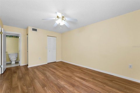 Condo in Palm Harbor, Florida, 1 bedroom  № 1913687 - photo 22