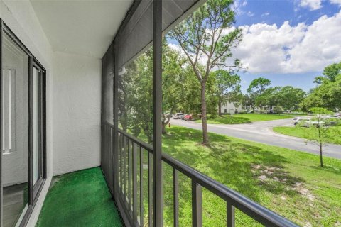 Condo in Palm Harbor, Florida, 1 bedroom  № 1913687 - photo 24