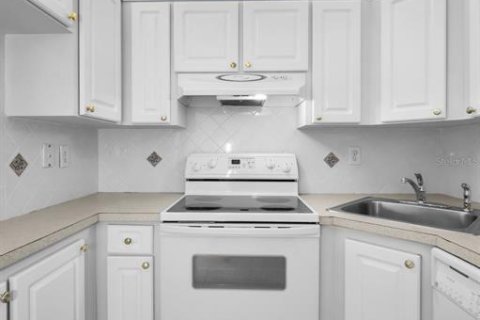 Condo in Palm Harbor, Florida, 1 bedroom  № 1913687 - photo 27