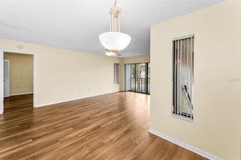 Condo in Palm Harbor, Florida, 1 bedroom  № 1913687 - photo 15