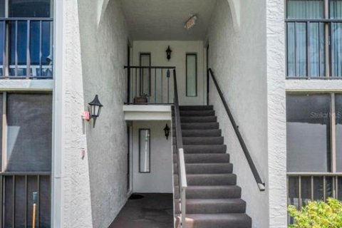 Condo in Palm Harbor, Florida, 1 bedroom  № 1913687 - photo 9