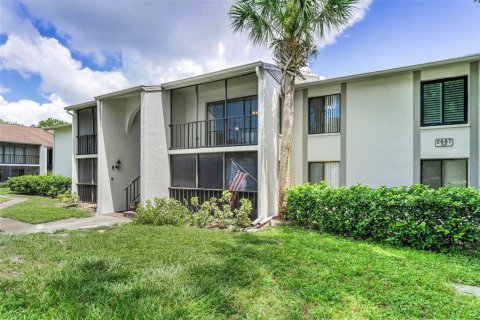Condo in Palm Harbor, Florida, 1 bedroom  № 1913687 - photo 2