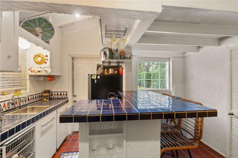Condo in Coral Gables, Florida, 1 bedroom  № 1794473 - photo 21