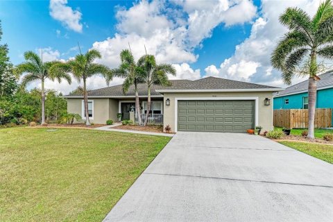 House in Port Charlotte, Florida 3 bedrooms, 154.96 sq.m. № 1675019 - photo 5