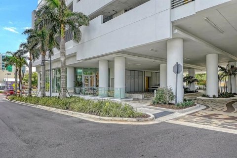 Condo in Sarasota, Florida, 3 bedrooms № 2105015 - photo 3