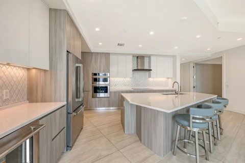 Condo in Sarasota, Florida, 3 bedrooms № 2105015 - photo 8