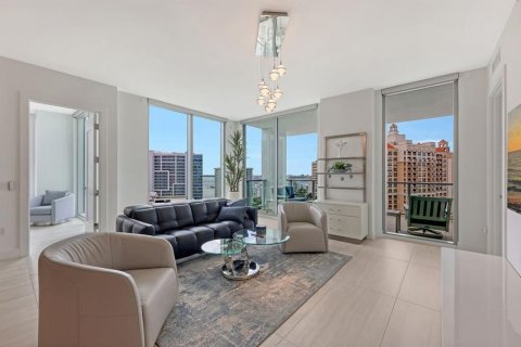 Condo in Sarasota, Florida, 3 bedrooms № 2105015 - photo 15