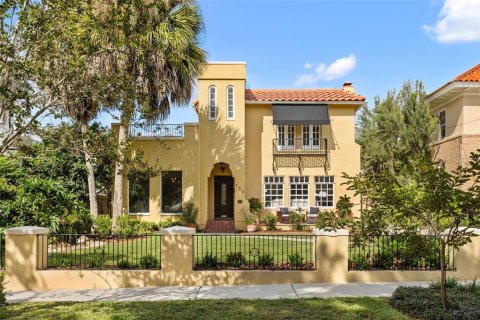 House in Orlando, Florida 4 bedrooms, 241.92 sq.m. № 2359122