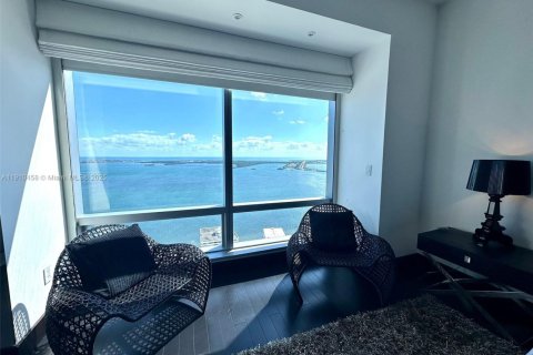 Condominio en alquiler en Miami, Florida, 3 dormitorios, 311.87 m2 № 2077620 - foto 4