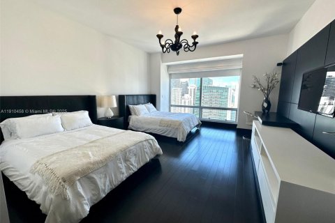 Condominio en alquiler en Miami, Florida, 3 dormitorios, 311.87 m2 № 2077620 - foto 17