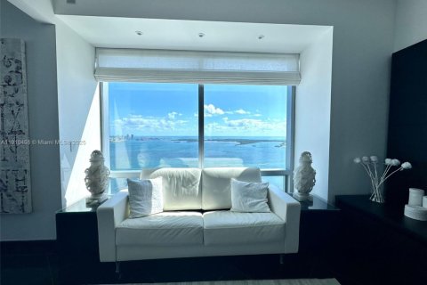 Condominio en alquiler en Miami, Florida, 3 dormitorios, 311.87 m2 № 2077620 - foto 11