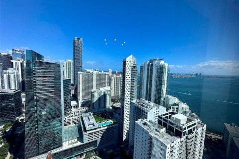Condominio en alquiler en Miami, Florida, 3 dormitorios, 311.87 m2 № 2077620 - foto 26