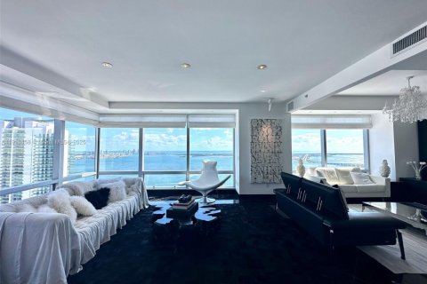 Condominio en alquiler en Miami, Florida, 3 dormitorios, 311.87 m2 № 2077620 - foto 8