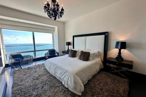 Condominio en alquiler en Miami, Florida, 3 dormitorios, 311.87 m2 № 2077620 - foto 3