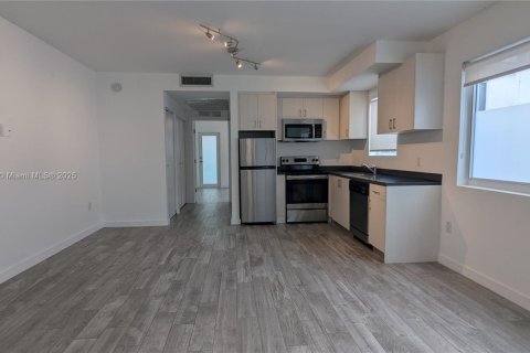 Copropriété à louer à Miami Beach, Floride: 1 chambre, 57.79 m2 № 1938931 - photo 6