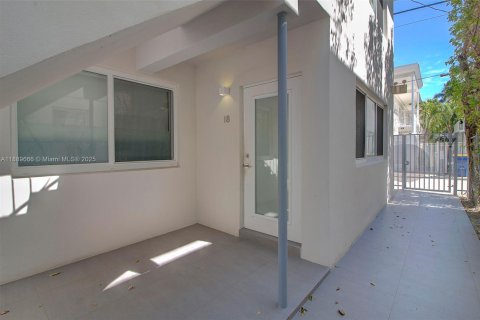 Copropriété à louer à Miami Beach, Floride: 1 chambre, 57.79 m2 № 1938931 - photo 4