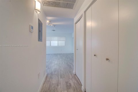 Copropriété à louer à Miami Beach, Floride: 1 chambre, 57.79 m2 № 1938931 - photo 15
