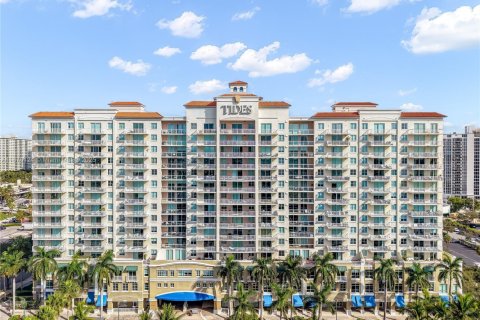 Condominio en venta en Fort Lauderdale, Florida, 1 dormitorio, 75.72 m2 № 1977585 - foto 1