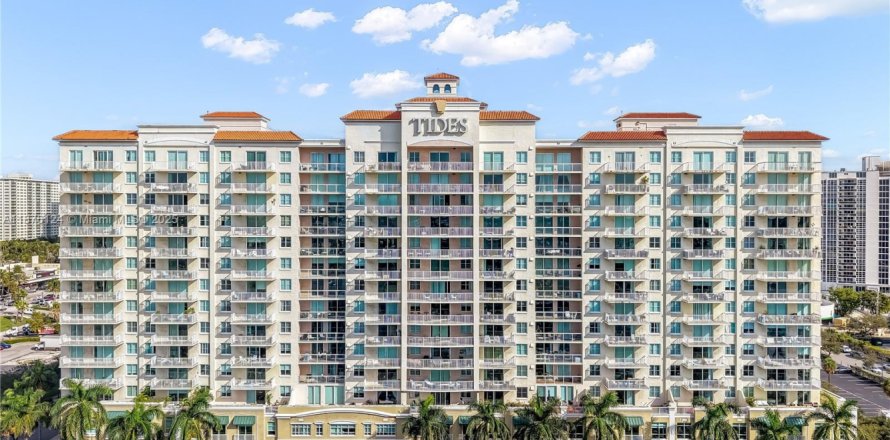 Condominio en Fort Lauderdale, Florida, 1 dormitorio  № 1977585