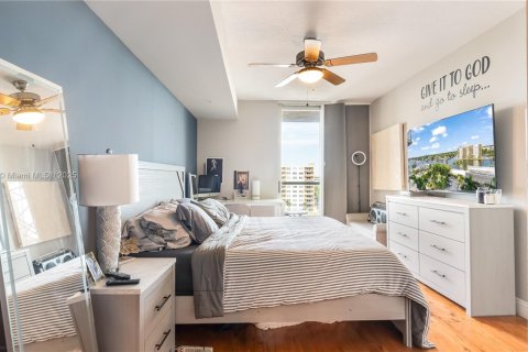 Condominio en venta en Fort Lauderdale, Florida, 1 dormitorio, 75.72 m2 № 1977585 - foto 14