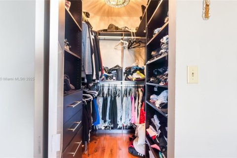 Condominio en venta en Fort Lauderdale, Florida, 1 dormitorio, 75.72 m2 № 1977585 - foto 16