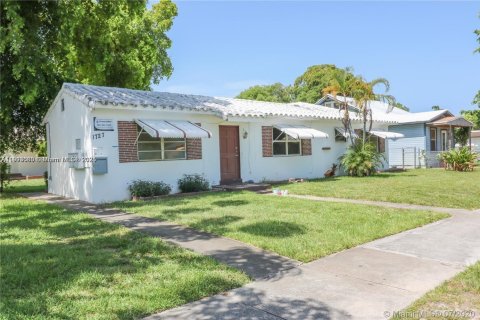 Apartment in Hollywood, Florida 2 bedrooms, 83.61 sq.m. № 1969177 - photo 1