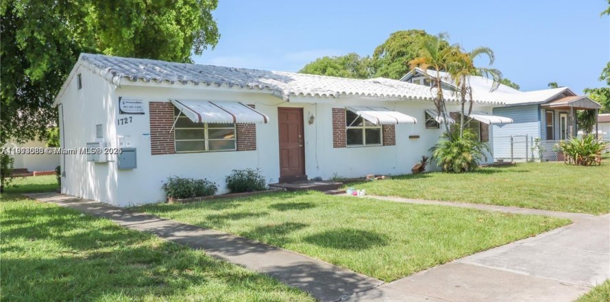 Apartment in Hollywood, Florida 2 bedrooms, 83.61 sq.m. № 1969177