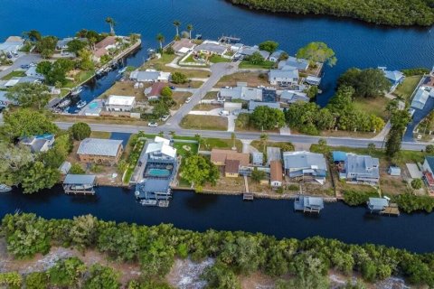 House in Ruskin, Florida 4 bedrooms, 210.14 sq.m. № 1851432 - photo 9