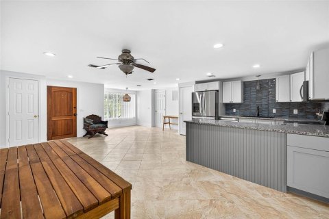 House in Ruskin, Florida 4 bedrooms, 210.14 sq.m. № 1851432 - photo 19