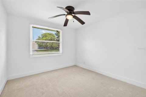 House in Ruskin, Florida 4 bedrooms, 210.14 sq.m. № 1851432 - photo 29