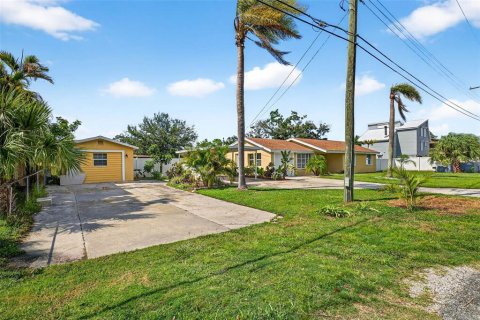 House in Ruskin, Florida 4 bedrooms, 210.14 sq.m. № 1851432 - photo 5