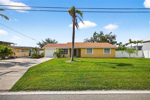 House in Ruskin, Florida 4 bedrooms, 210.14 sq.m. № 1851432 - photo 4