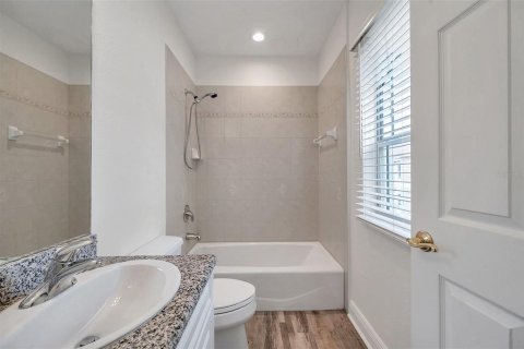 Condo in Treasure Island, Florida, 3 bedrooms  № 1518863 - photo 30