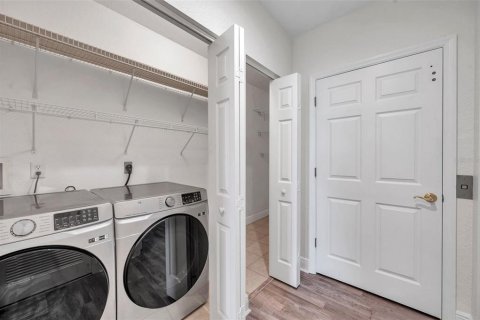 Condo in Treasure Island, Florida, 3 bedrooms  № 1518863 - photo 24