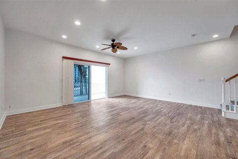 Condo in Treasure Island, Florida, 3 bedrooms  № 1518863 - photo 18