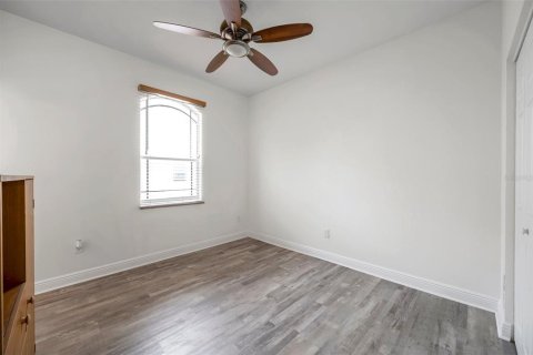 Condo in Treasure Island, Florida, 3 bedrooms  № 1518863 - photo 19