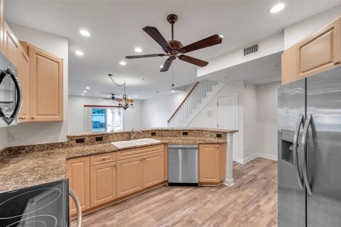 Condo in Treasure Island, Florida, 3 bedrooms  № 1518863 - photo 7