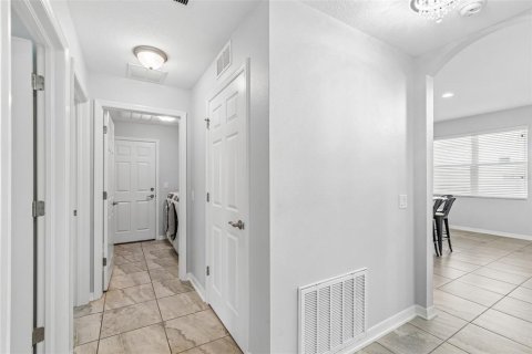 House in Odessa, Florida 4 bedrooms, 277.59 sq.m. № 2107155 - photo 30