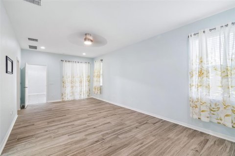 House in Odessa, Florida 4 bedrooms, 277.59 sq.m. № 2107155 - photo 23