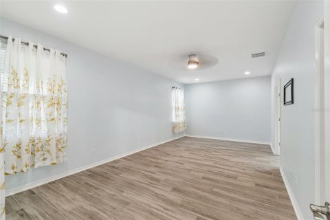 House in Odessa, Florida 4 bedrooms, 277.59 sq.m. № 2107155 - photo 20
